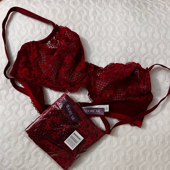 Red adore me Cinthia set. 36c and L - Picture 1 of 7